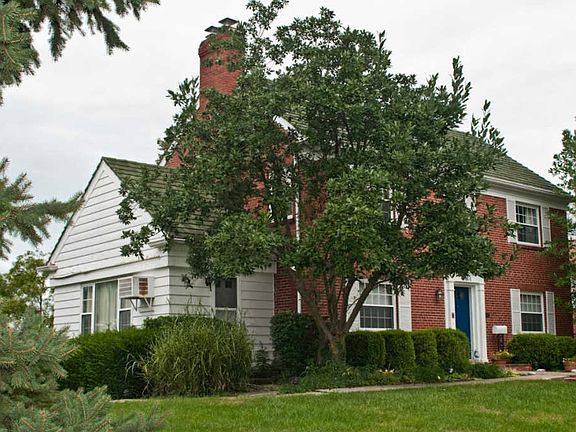 2nd image of 2544 Indian Mound Ave