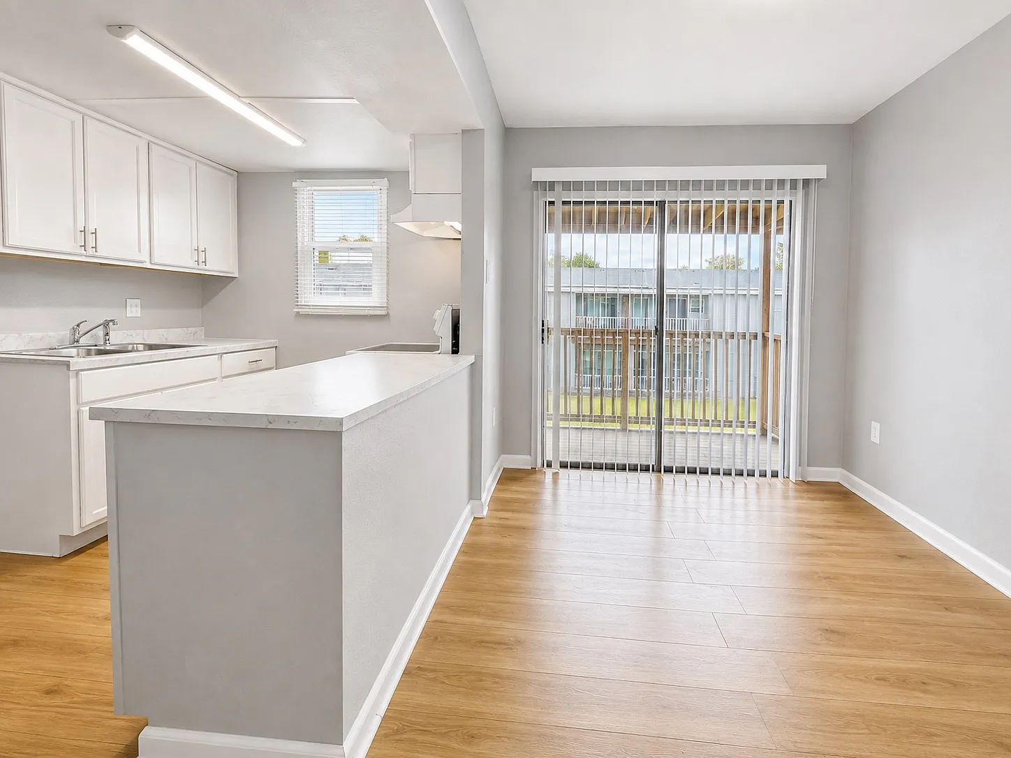 2 bed, 1.5 bath, 992 sqft, $1,550 — Photo 3
