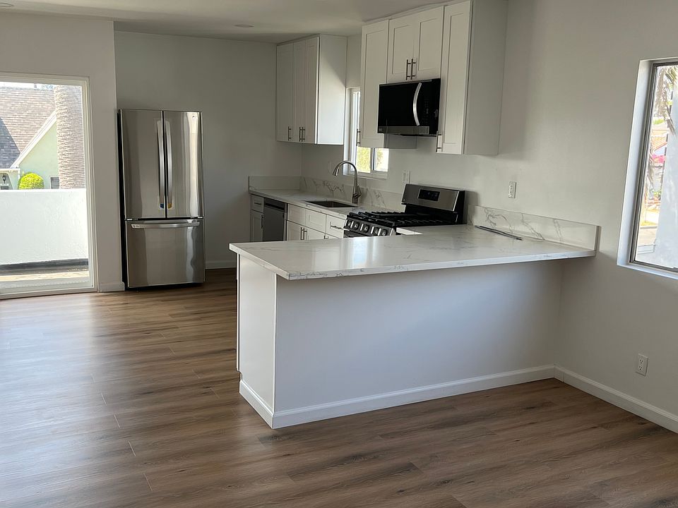 2nd image of 3670 Greenfield Ave