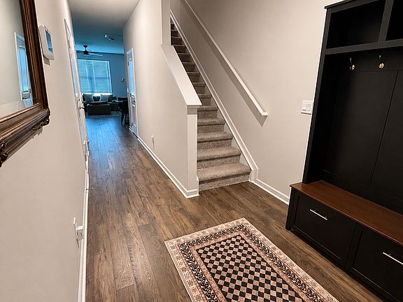 2nd image of 916 Shorttail Ln
