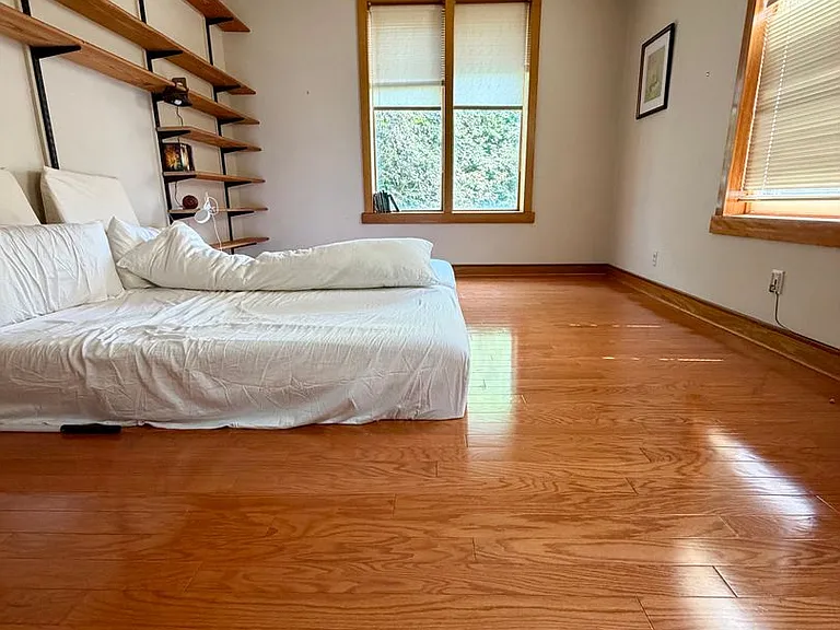 4518 Regent St — Photo 11