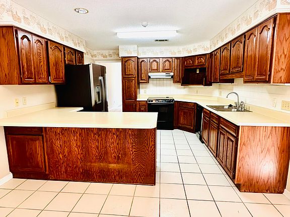 5th image of 1220 Whitewood Way