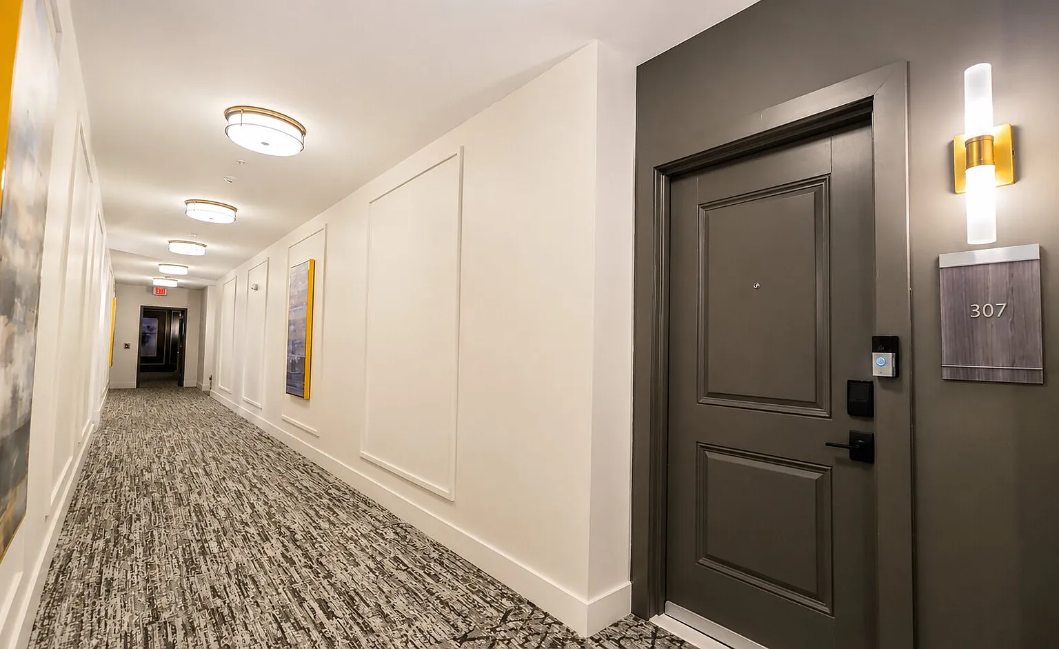 Stunning & Brand New 1BR Den Condo — Photo 2