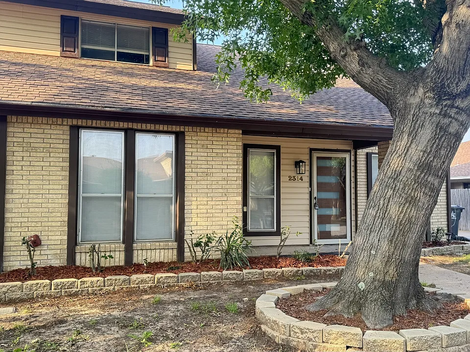2314 Garden Park Ct