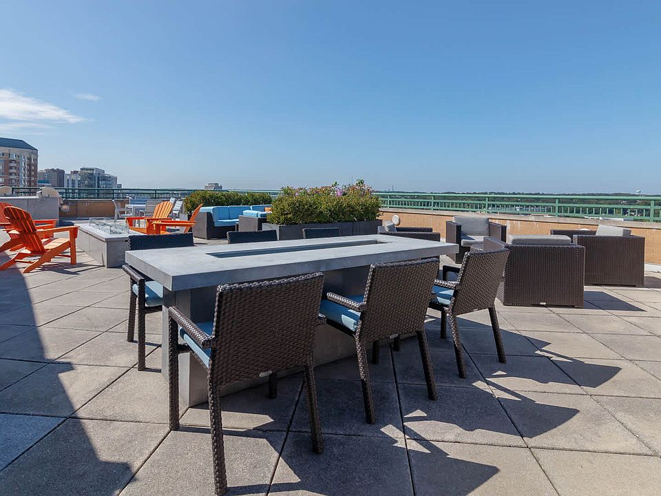 Rooftop Lounge