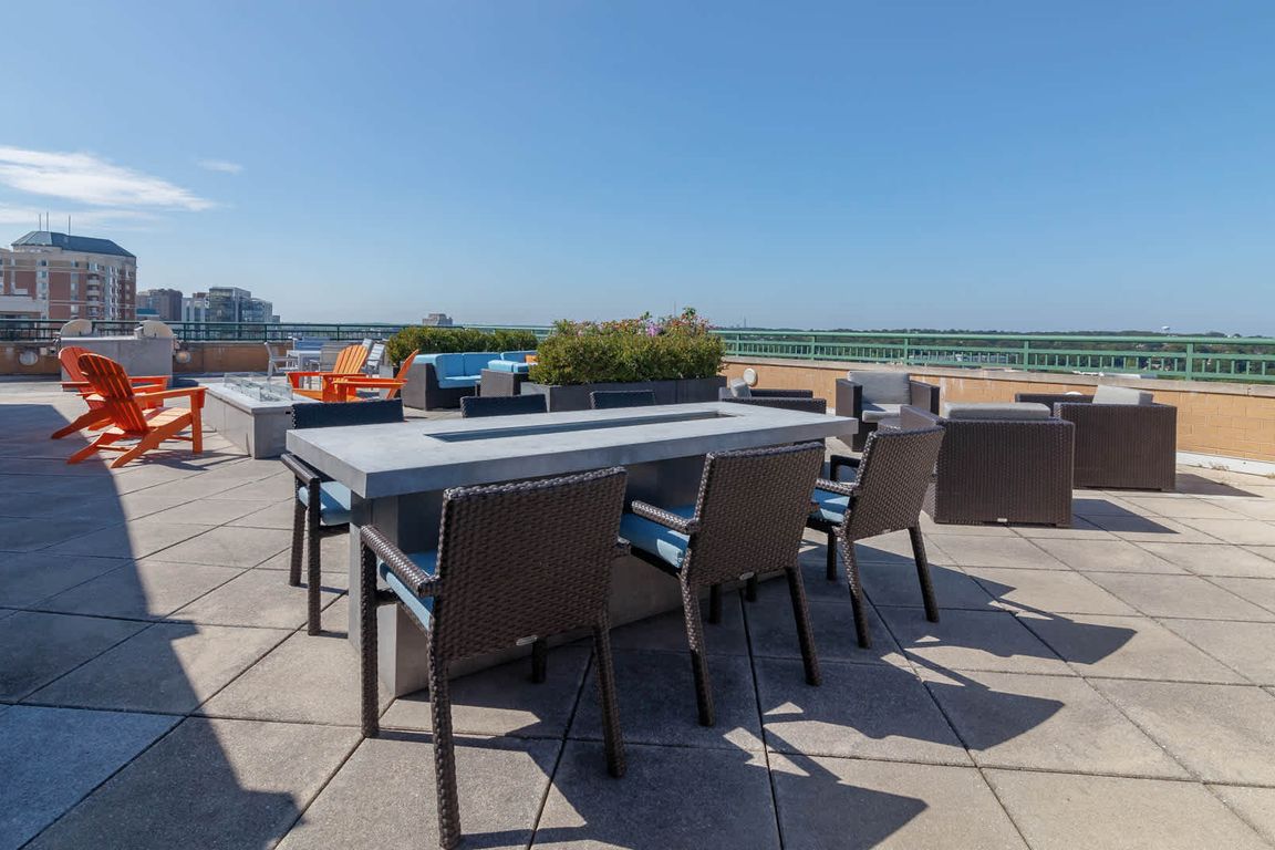 Rooftop Lounge