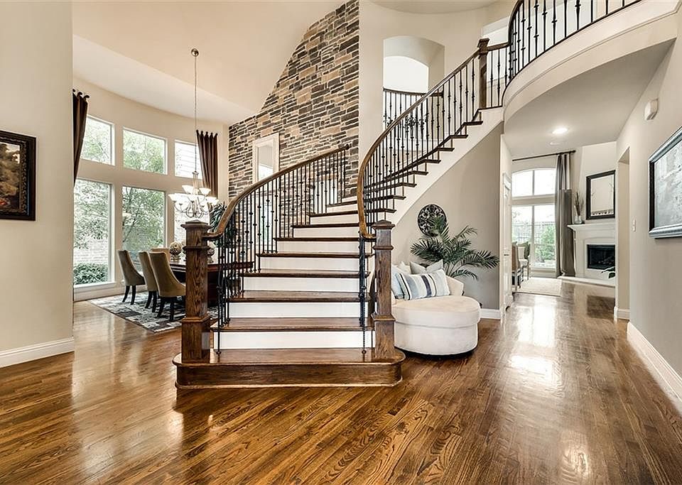 1st image of 813 Donelson Dr