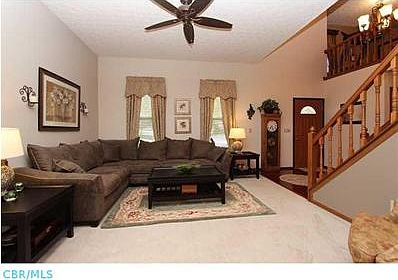 3rd image of 228 Glenhurst Ct