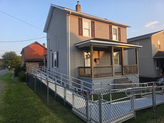 2nd image of 212 10th St
