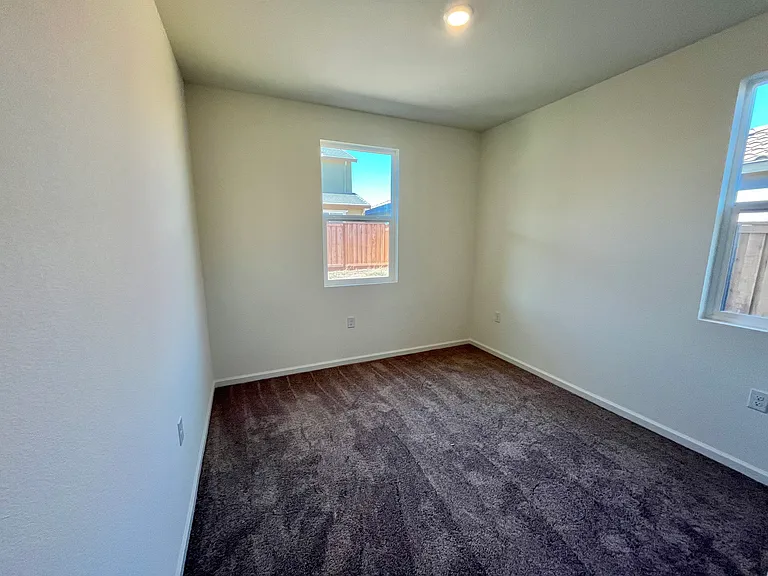 350 Miramar Dr — Photo 9