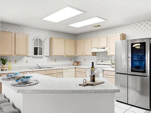 3rd image of 8410 Park Olympia