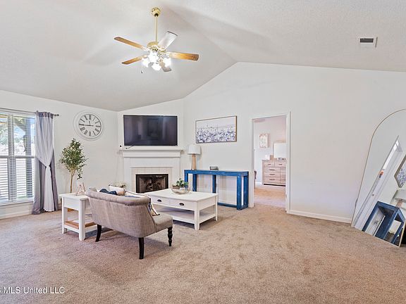 5th image of 9022 Belmont Dr