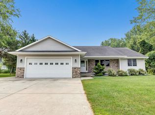 3533 Leeds Castle Dr, Green Bay, WI 54313