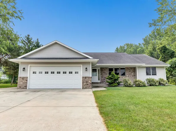 3533 Leeds Castle Dr, Green Bay, WI 54313
