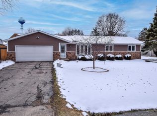 5537 Kennedy Dr, Waunakee, WI 53597