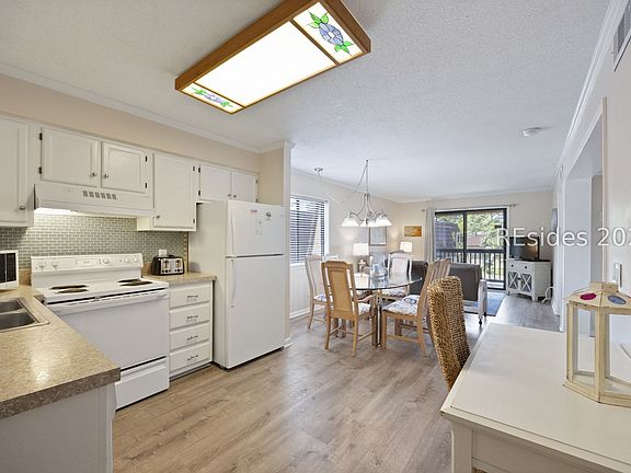 5th image of 40 Folly Field Rd APT E24