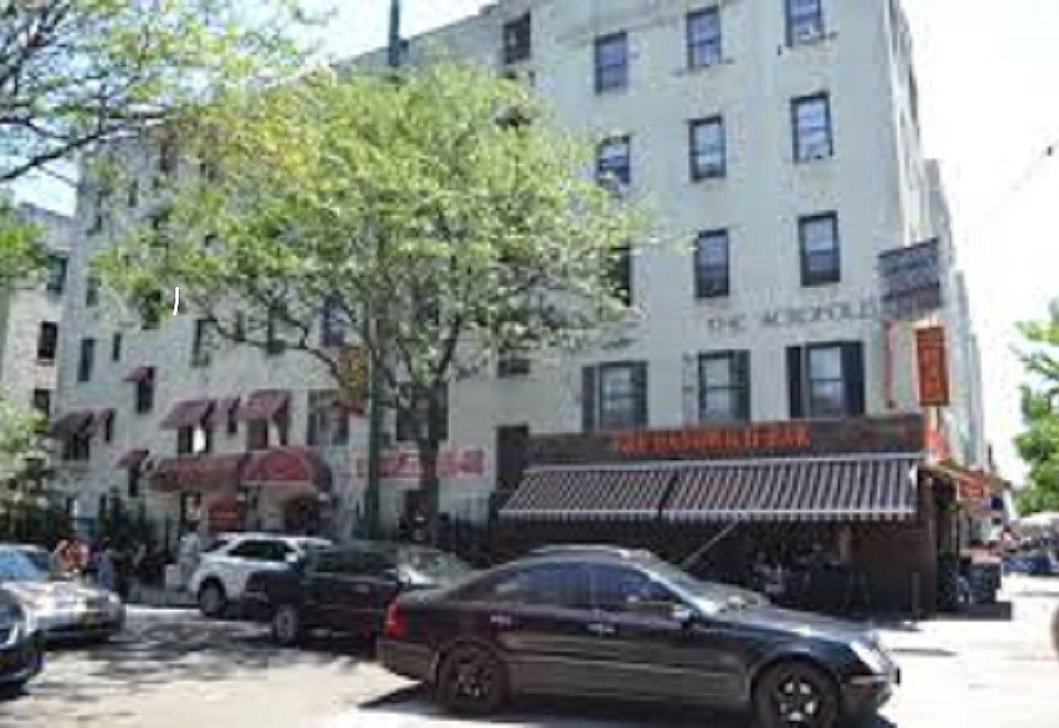 2nd image of 2177 33rd St