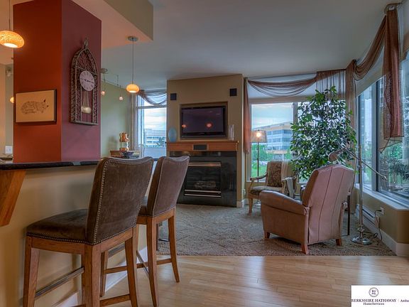 4th image of 555 Riverfront Plz APT 201