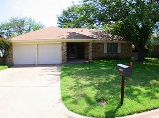 1009 S Ridgeway Dr, Cleburne, TX 76033