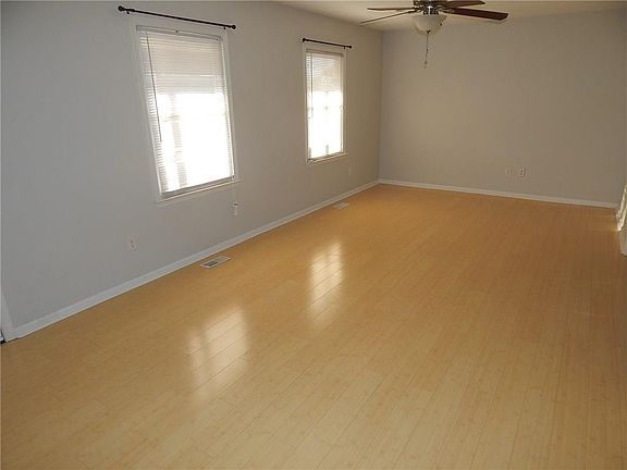 2nd image of 186 Lori Cir