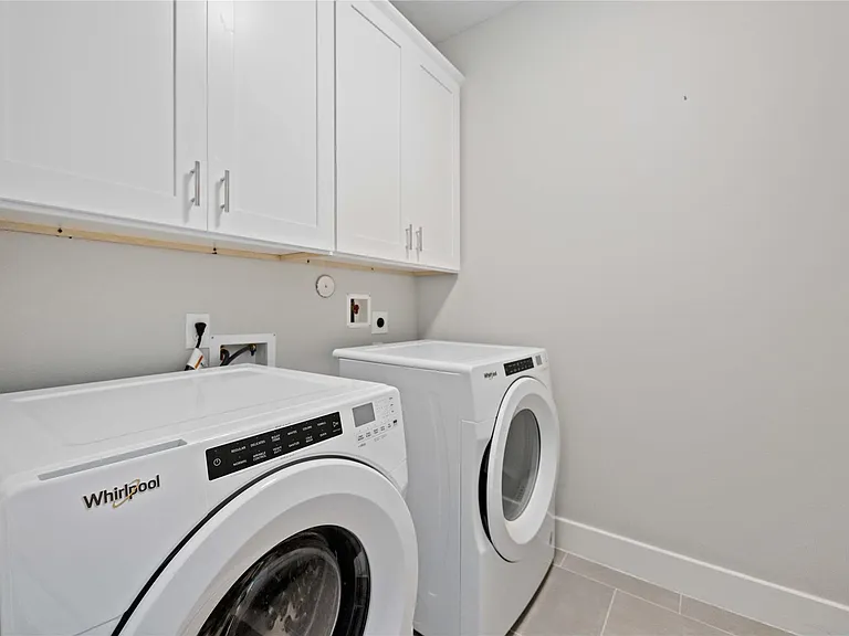 1324 W Pierce St — Photo 14