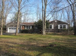 19 Barley Sheaf Rd, Flemington, NJ 08822