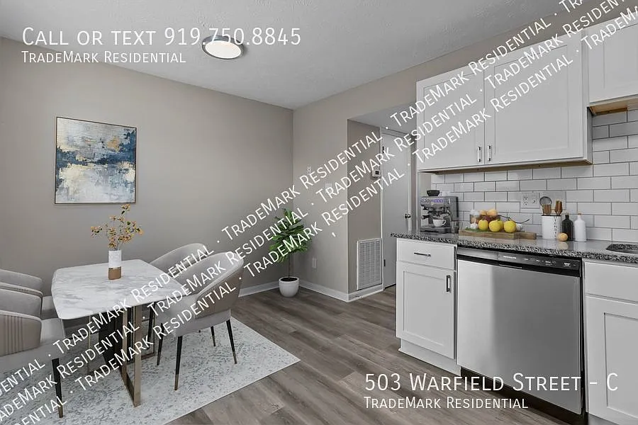 Beautifully Renovated Townhouse in Spring Lake — Photo 3