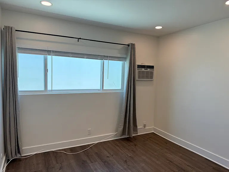 1011 Linden Ave #9 — Photo 15