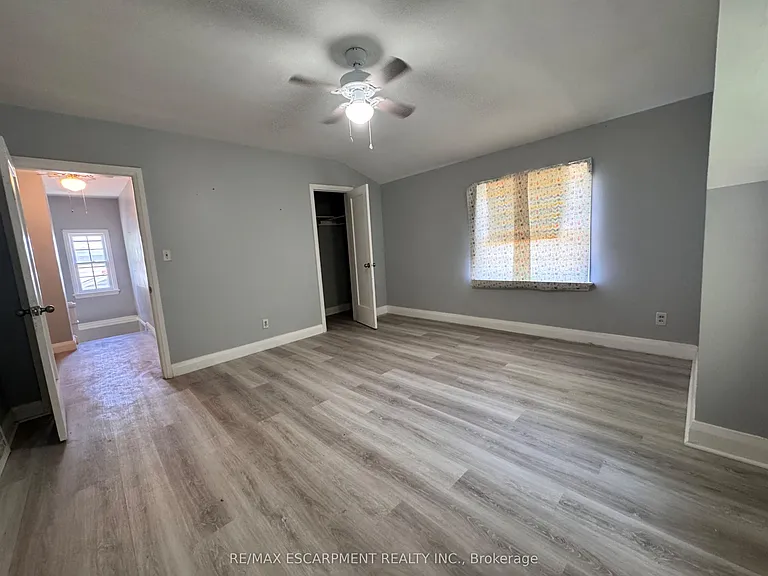 46 Plains Rd E #UPPER — Photo 12
