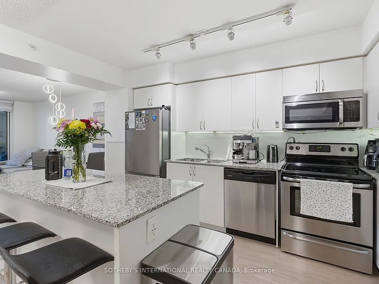 800 Lawrence Ave W #304 — Photo 2