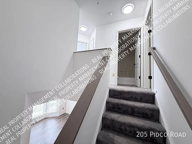 205 Pidco Rd — Photo 10