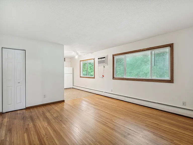 5547 Lyndale Ave N — Photo 15