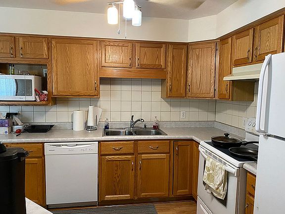 Glass Cook-top
Deep Sinks