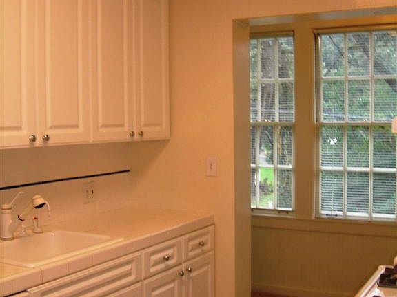 3rd image of 753 Portola St #B