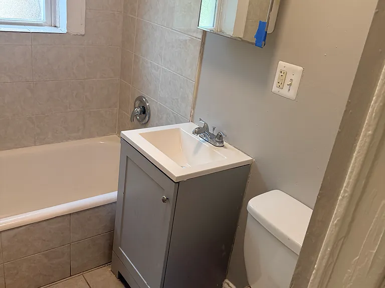 7737 S Yates Blvd — Photo 13