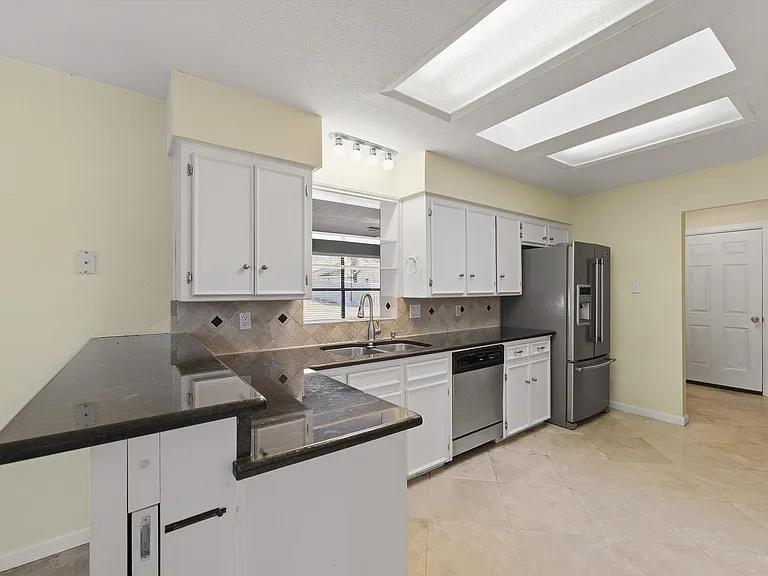322 N Greenstone Ln — Photo 11