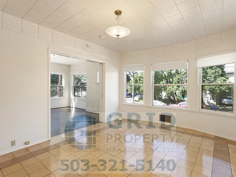 1905 SE Morrison St #1 — Photo 2