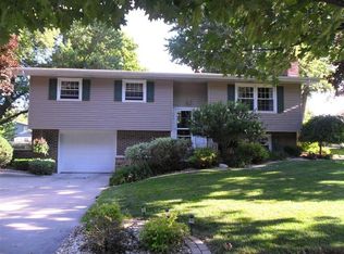 433 Summit Ct, Crown Point, IN 46307