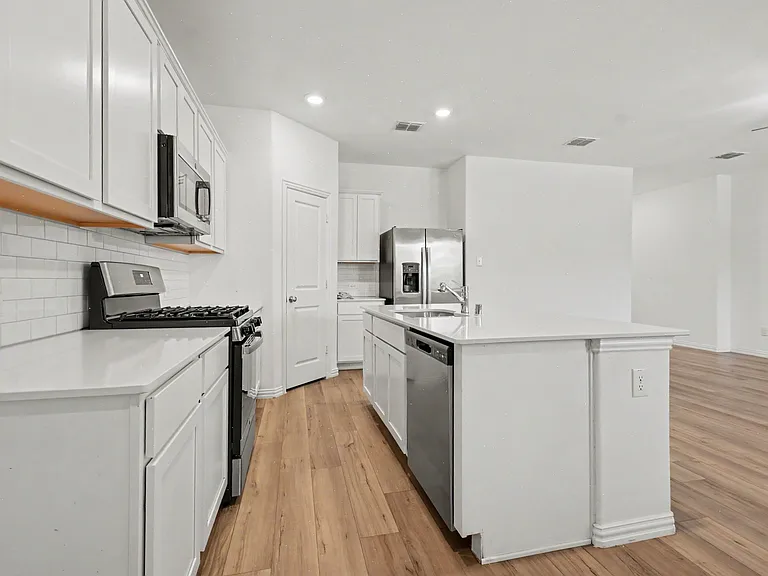 1118 Mahogany Ln — Photo 15