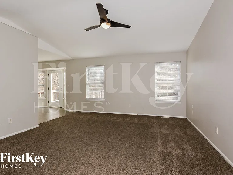 1400 Navaho Trl — Photo 3