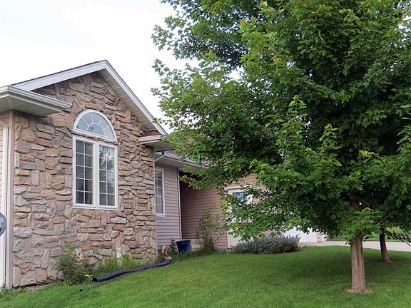 3rd image of 280 W Goldfinch Dr