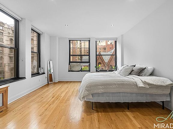 3rd image of 270 Park Ave S APT 4A