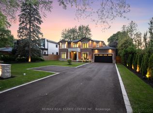 1065 Rebecca St, Oakville, ON L6L 1Y6