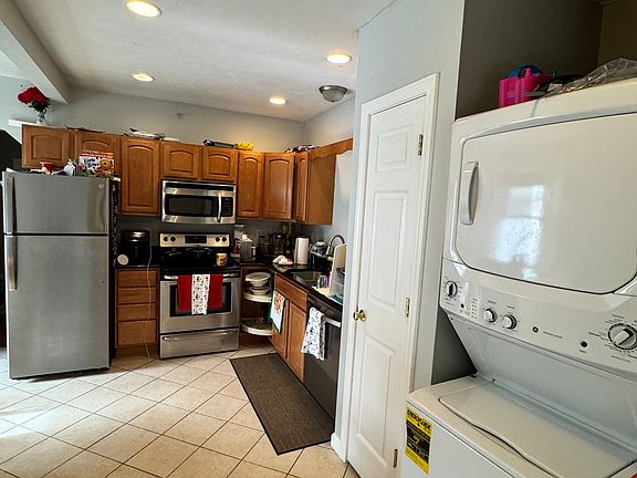 5th image of 143 Providence St APT 6