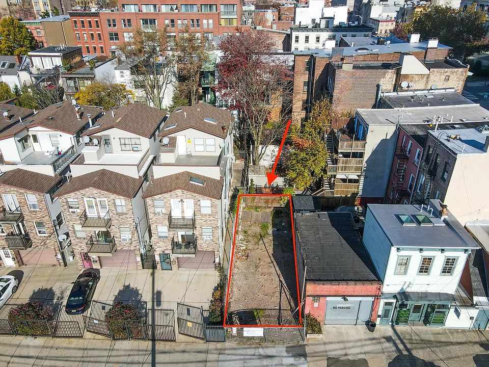 1st image of 238 York St