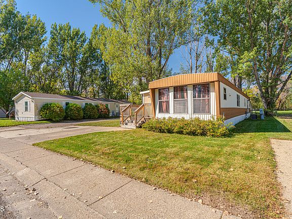 2nd image of 528 Sherwood Ln