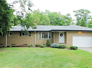 12706 Gardenside Dr, North Royalton, OH