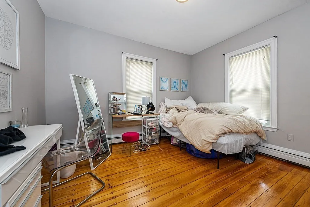 5 bed, 999 sqft, $6,800 — Photo 3
