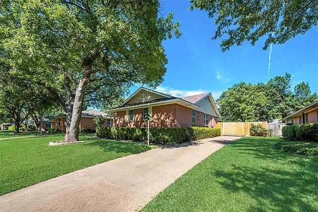 1st image of 2112 Patricia Ln