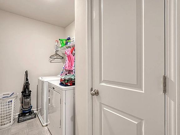 5th image of 528 Keller Ln
